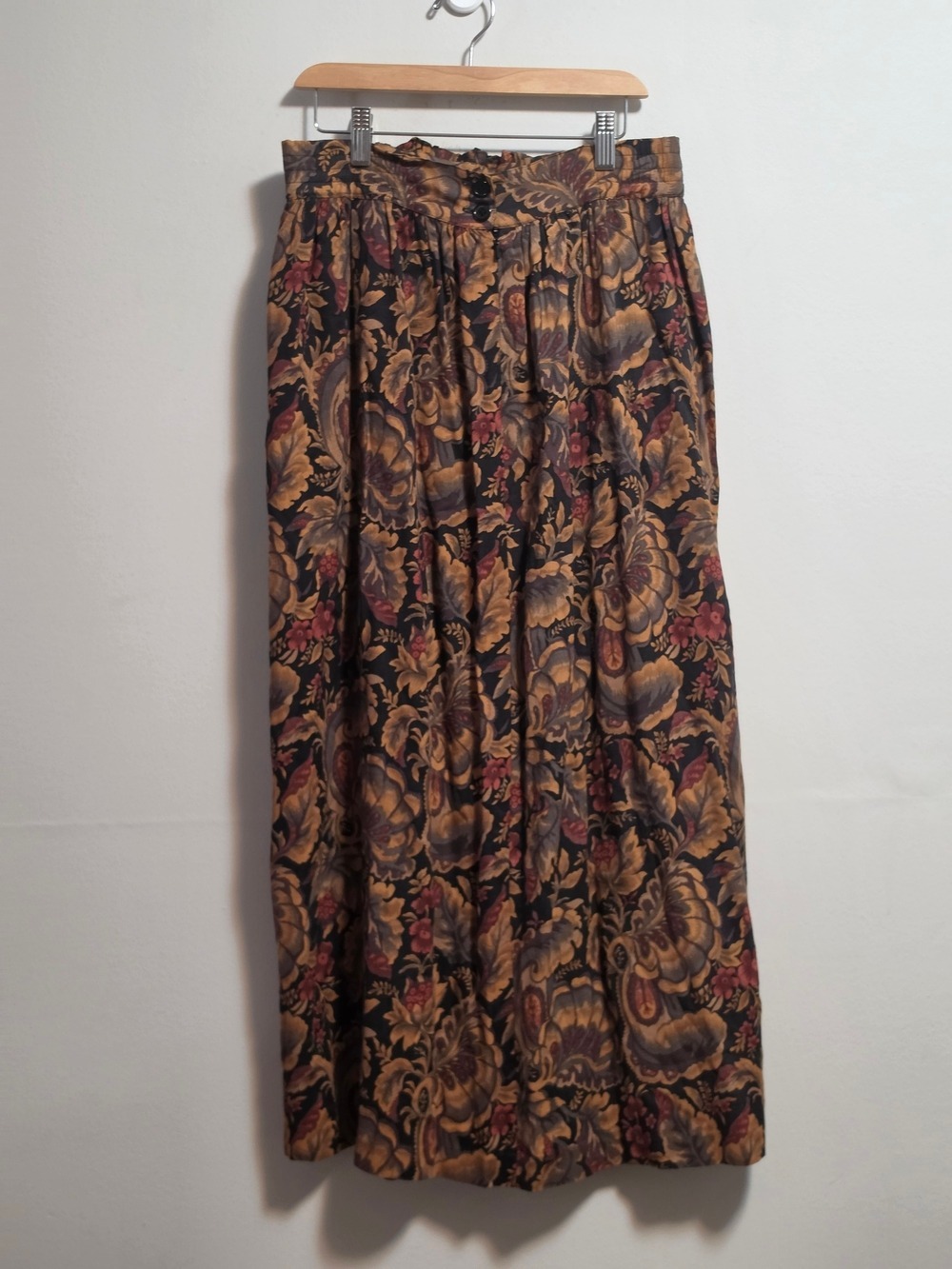 Vintage Floral Midi Skirt - Picture 6 of 8